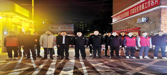 桃源县浔阳街道：“新年常安、警灯闪烁”禁毒宣传进娱乐场所