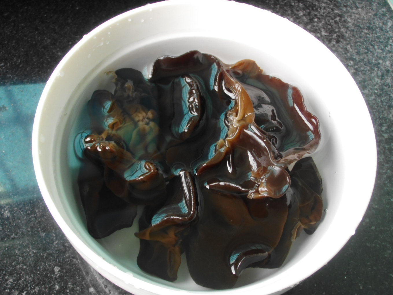 市民食物中毒过世 发泡过久木耳惹祸?