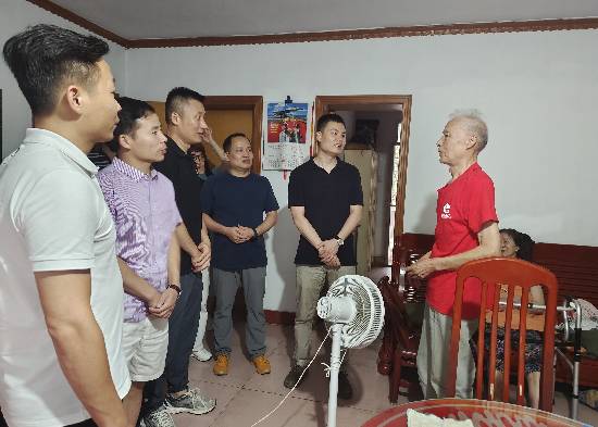 致敬最可爱的人｜民建民营二支部开展“八一”暖心活动慰问困难退役老兵