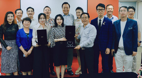 第二届“JQ饰尚女王慈善夜”在北京圆满举行 李晓林、卓林、王小玮、刘一煊等出席活动